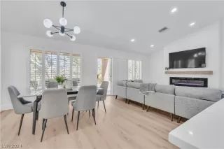 Photo #2: 2591712 Listing