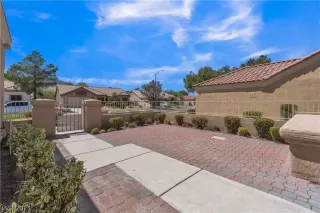 Photo #6: 2591712 Listing