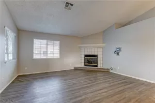 Photo #5: 2591713 Listing