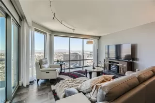 Photo #2: 2591726 Listing