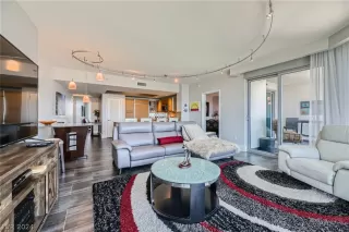 Photo #4: 2591726 Listing