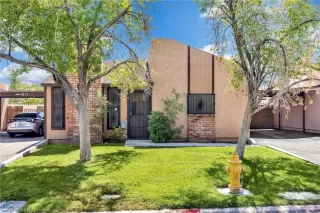Photo #3: 2591743 Listing