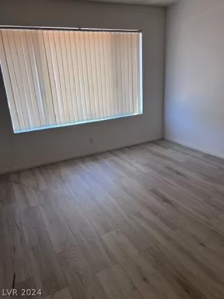 Photo #3: 2591761 Listing