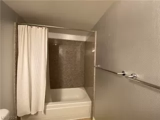 Photo #5: 2591788 Listing