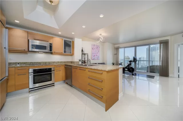 MLS: 2591789 Condo For Sale