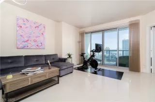 Photo #5: 2591789 Listing