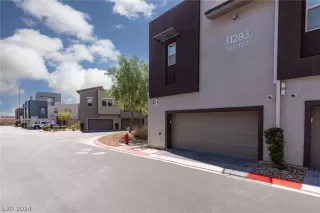 Photo #3: 2591794 Listing 