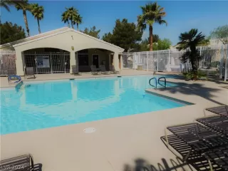 Photo #1: 2591801 Listing 