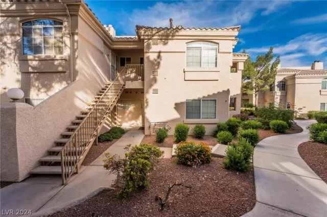 MLS: 2591806 Condo For Sale