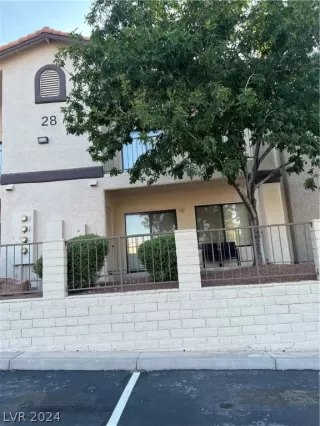 Photo #2: 2591835 Listing