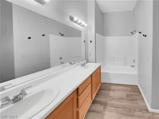 Photo #4: 2591871 Listing