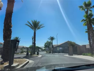 Photo #1: 2591880 Listing