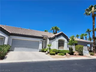 Photo #2: 2591880 Listing