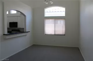 Photo #5: 2591880 Listing