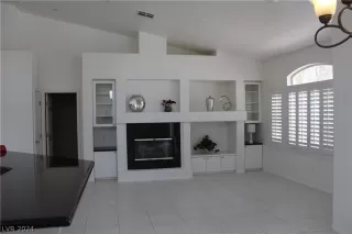 Photo #6: 2591880 Listing