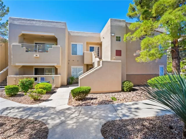 MLS: 2591885 Condo For Sale