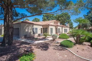 Photo #2: 2591947 Listing