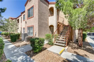 Photo #3: 2591979 Listing