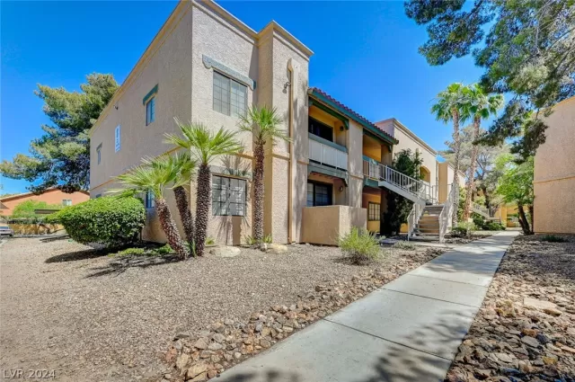 MLS: 2591998 Condo For Sale