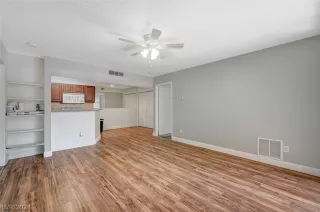 Photo #2: 2591998 Listing 