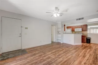 Photo #3: 2591998 Listing 