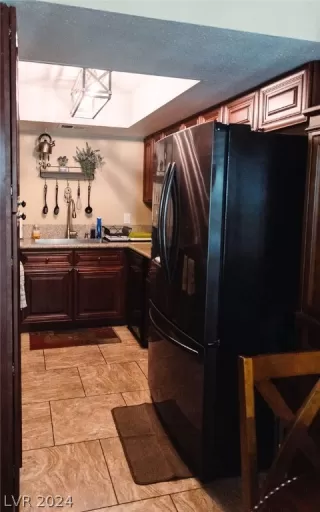 Photo #2: 2592029 Listing