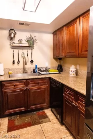 Photo #4: 2592029 Listing