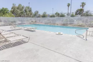 Photo #6: 2592029 Listing