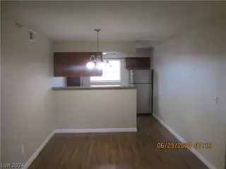 Photo #5: 2592035 Listing 