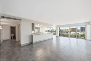 Photo #3: 2592045 Listing 