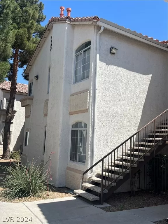 MLS: 2592055 Condo For Sale