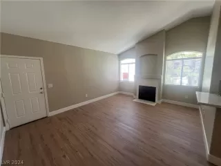 Photo #1: 2592055 Listing