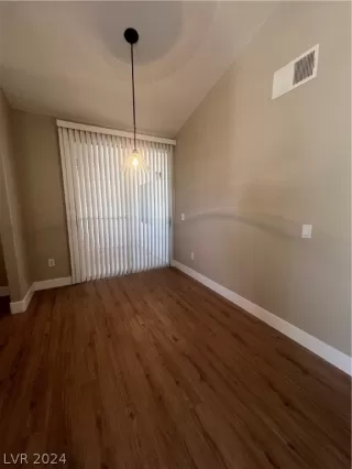 Photo #4: 2592055 Listing