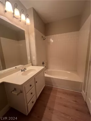 Photo #6: 2592055 Listing