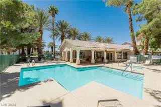 Photo #3: 2592057 Listing 