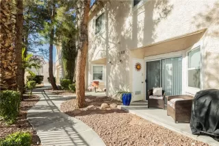 Photo #5: 2592057 Listing 