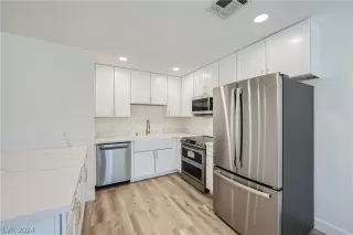 Photo #4: 2592065 Listing