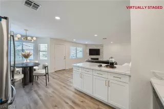 Photo #6: 2592065 Listing