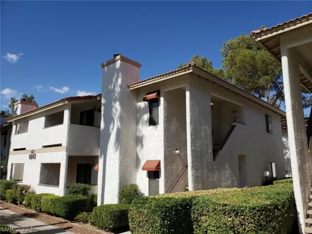 MLS: 2592085 Condo For Sale