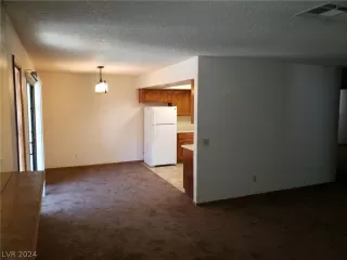 Photo #6: 2592085 Listing 