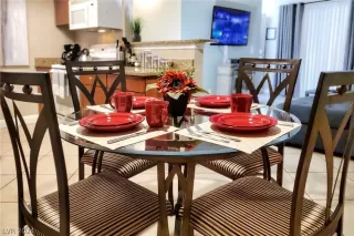 Photo #4: 2592095 Listing