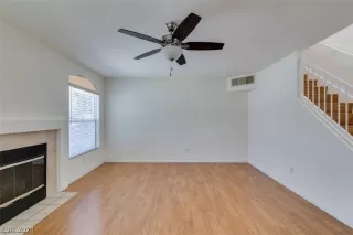 Photo #3: 2592107 Listing 