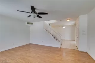 Photo #5: 2592107 Listing 