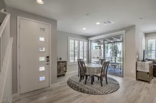 Photo #2: 2592120 Listing