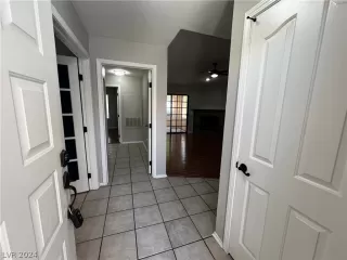 Photo #1: 2592147 Listing 