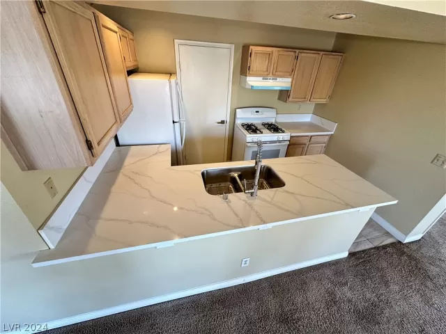 MLS: 2592164 Condo For Sale