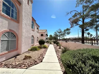 Photo #1: 2592164 Listing 