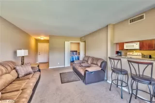 Photo #3: 2592170 Listing 