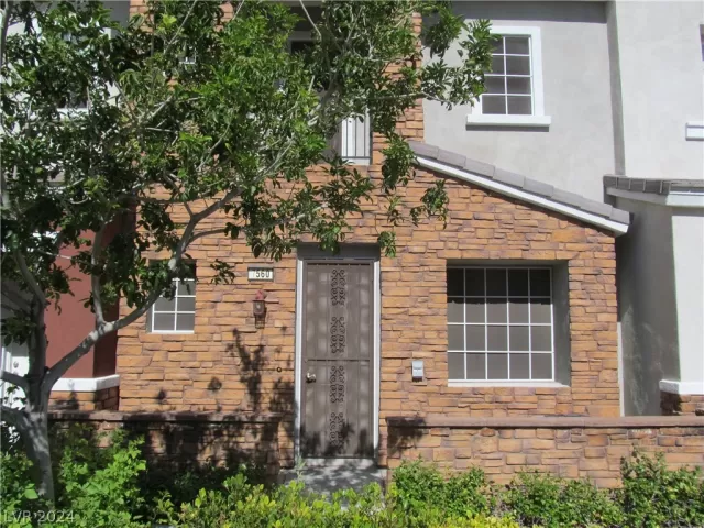 MLS: 2592172 Condo For Sale