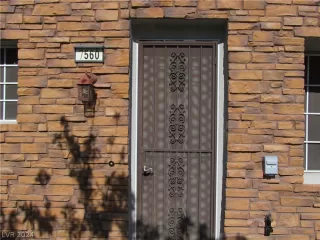 Photo #1: 2592172 Listing 